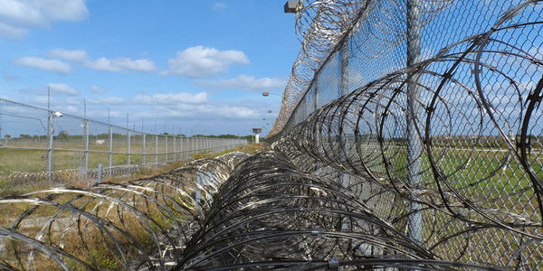 刑事拘留期間家屬可不可以探視?
