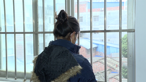 16歲少女被父母以26萬彩禮賣給別人當媳婦,少女出逃后被男方脅迫帶回。