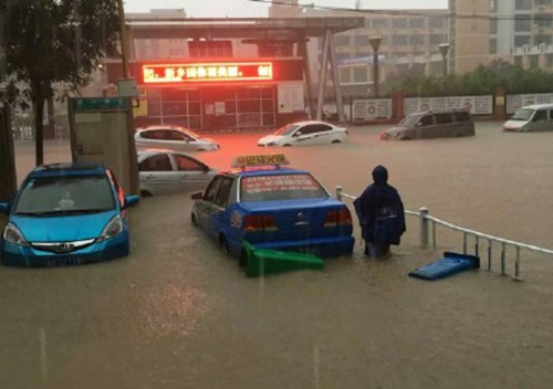 河南千年一遇特大暴雨，人民群眾意外受傷，財產受損怎么理賠？
